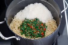 Spaghetti with garlic, olive&ouml;l, Chili and ger&ouml;constant bread crumbs