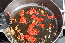 Gef&uuml;filled peppers with Mediterranean