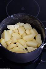 Selbstgemachter Kartoffelpüree mit Milch und Butter - www.emmikochteinfach.de